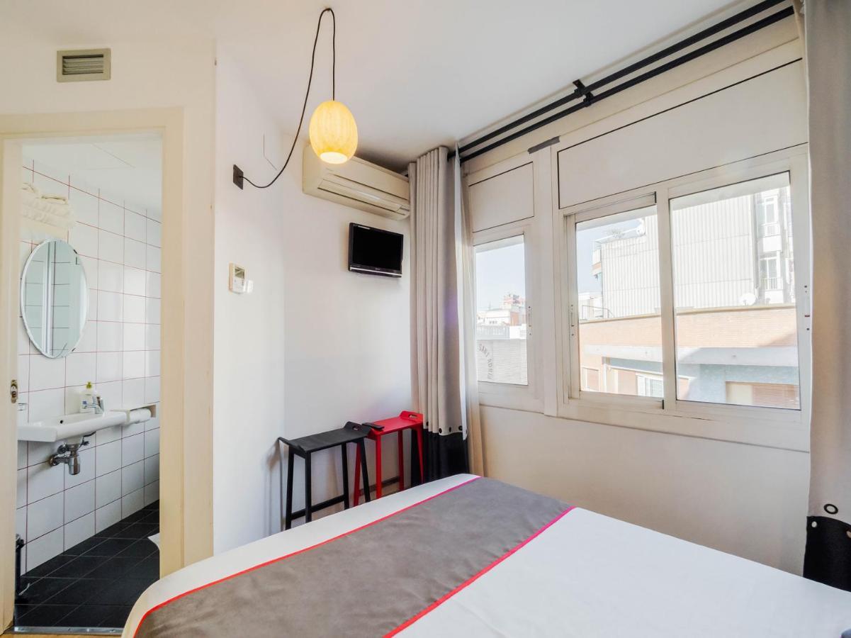 Hostal Athenas San Adrián de Besós Zewnętrze zdjęcie